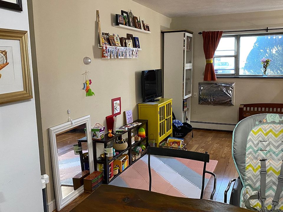 Living Room & Dining area