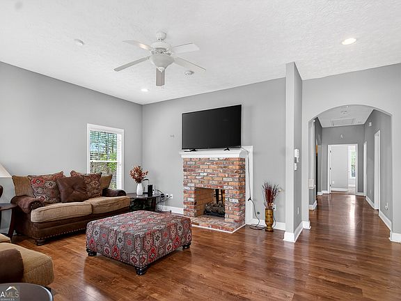 4th image of 606 S Lee St