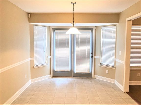 3rd image of 1325 Sunray Dr
