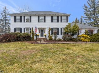 13 Grandview Cir, Raritan Twp., NJ 08822