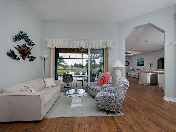 4th image of 26 White Marsh Ln