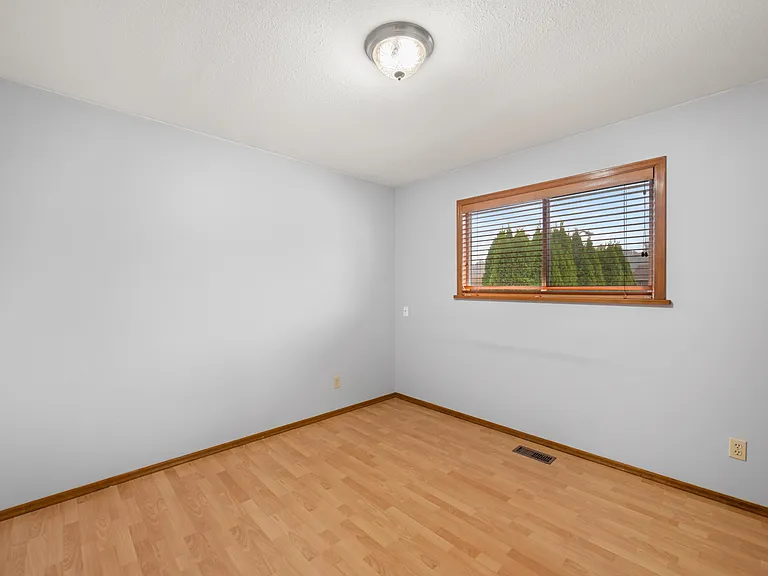 3639 Dunsmuir Way — Photo 28