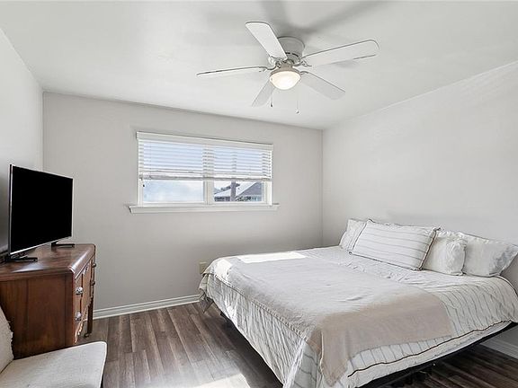 4th image of 2408 Taft Park
