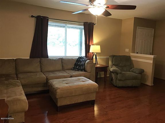 2nd image of 867 Willow Creek Dr