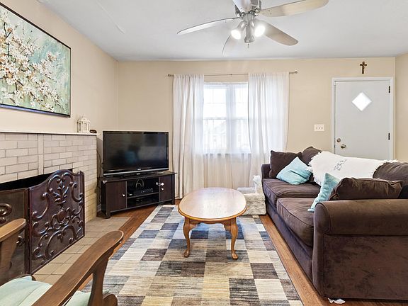 5th image of 105 E Beechwold Blvd