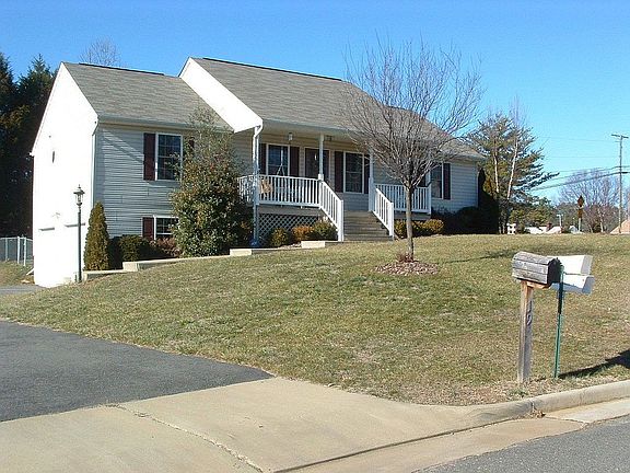 5th image of 19 Ponderosa Pl