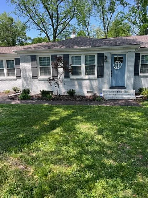 4 bed, 2163 sqft, $3,200 — Photo 2