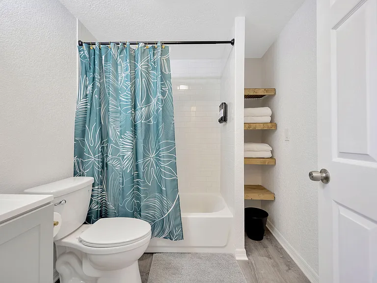 1215 E New Orleans Ave — Photo 39