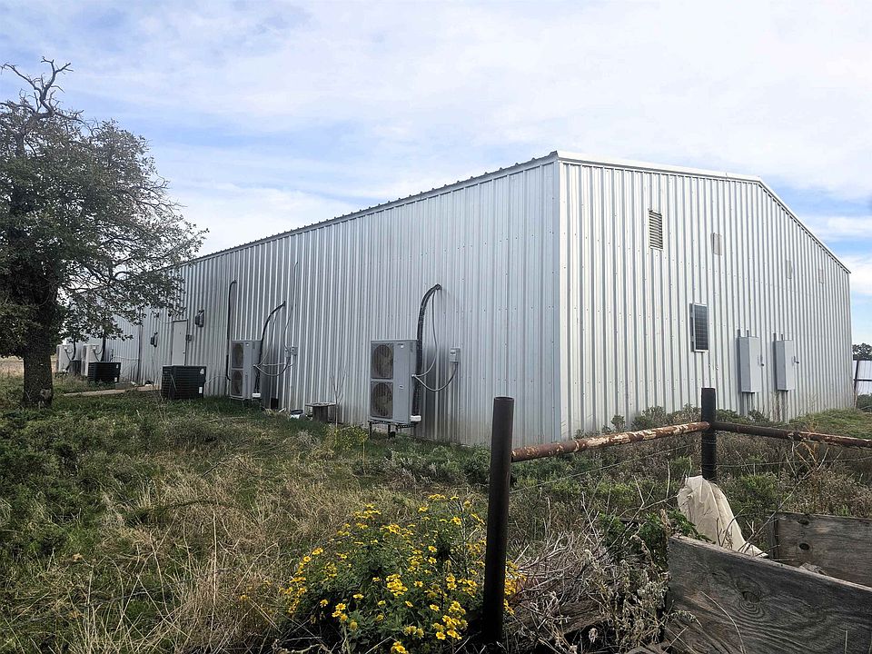 2nd image of 272342 E 1770th Rd