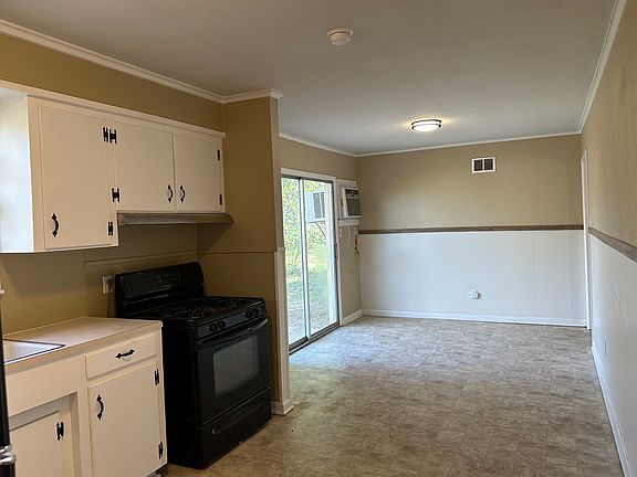 5th image of 9113 Laurie Ln