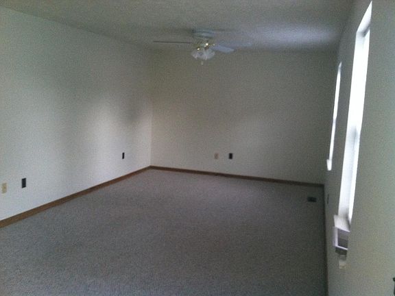 3rd image of 3107 Kim Ln