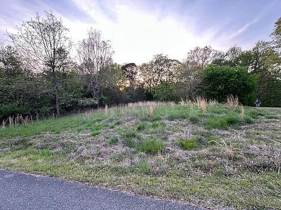 2nd image of 3671 Mountain View Ln