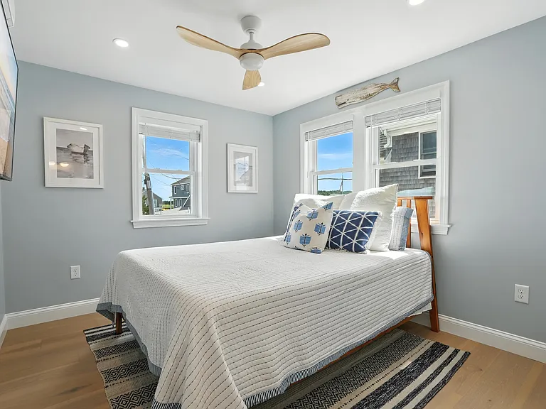 9 Julian St — Photo 12