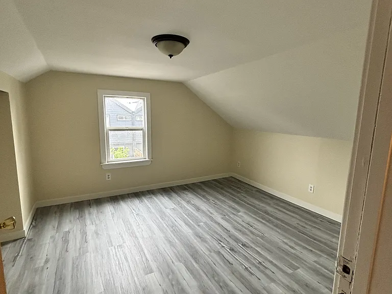 7315 12th Ave NE — Photo 10
