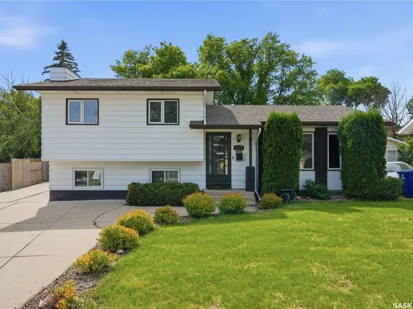 135 Penryn CRESCENT, Saskatoon, SK S7H 5G3