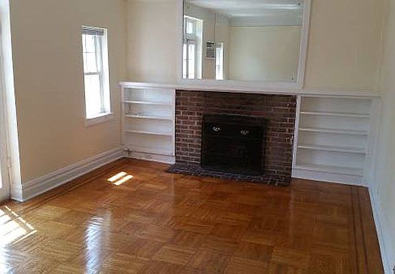 3rd image of 68-43 Clyde St #2