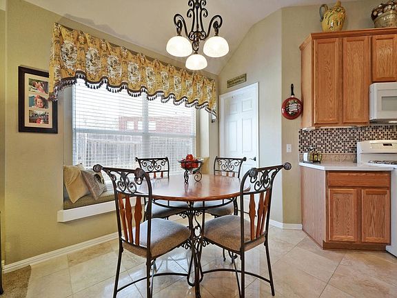 4th image of 1104 Flintwood Ct