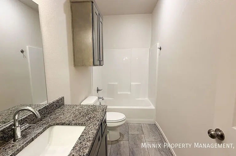 5508 Kemper St #1 — Photo 9