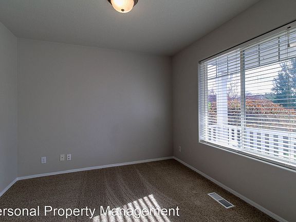 2nd image of 10614 NE 60th Ct