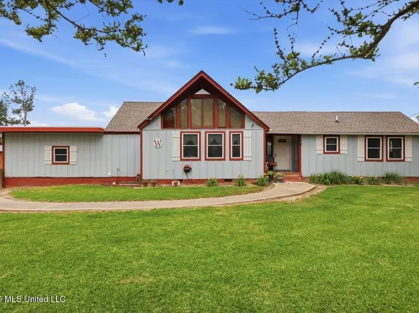 208 Holiday Rd, Brandon, MS 39042