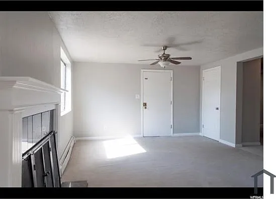 3 bed, 1051 sqft, $1,600 — Photo 3
