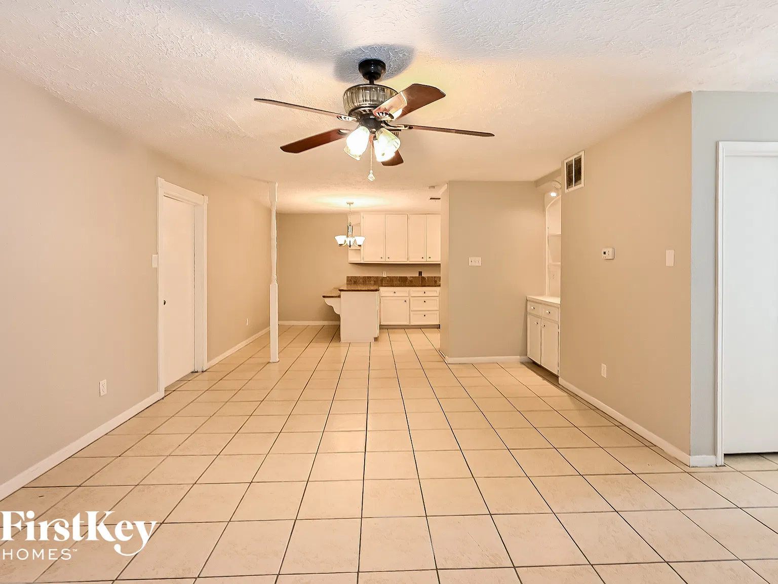 3 bed, 2.5 bath, 2536 sqft, $2,245 — Photo 2