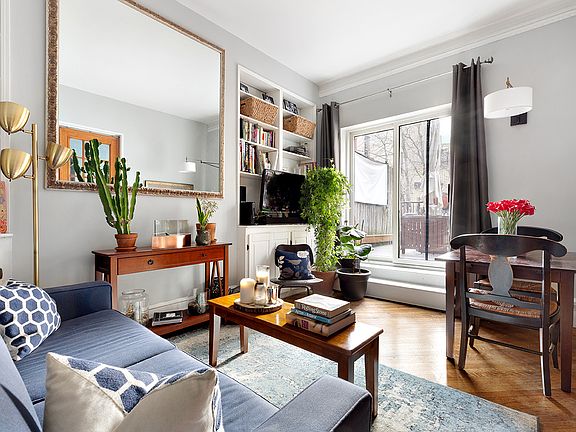 2nd image of 104 W 87th St APT 4R