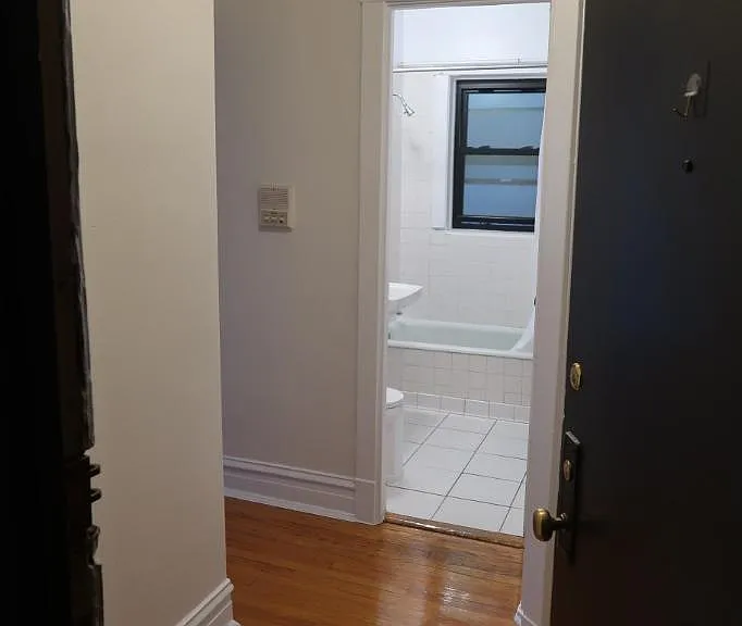 2617-25 W Gunnison St #2617-1B — Photo 5