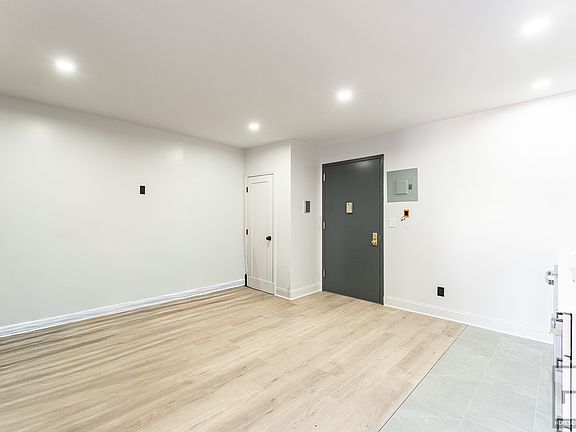 3rd image of 103 Essex St APT 2F