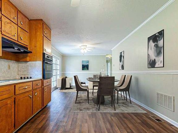 2nd image of 3670 Sunny Hill Dr