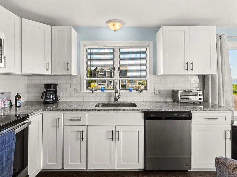 911 Ocean Blvd #8 — Photo 11