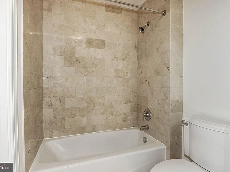 2425 NW #L — Photo 13