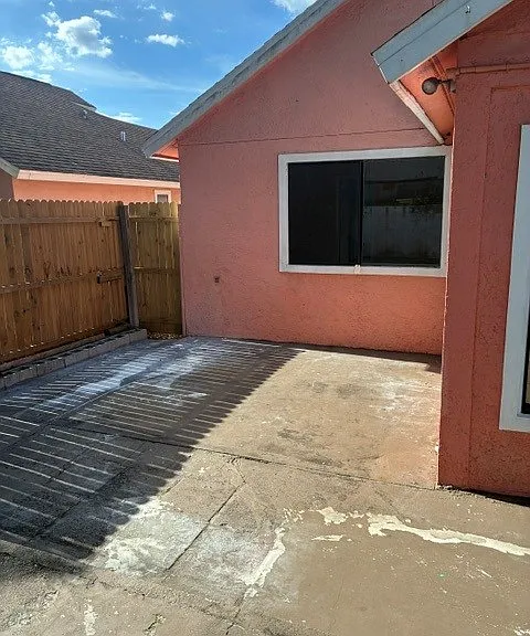 596 Swallow Ct — Photo 16