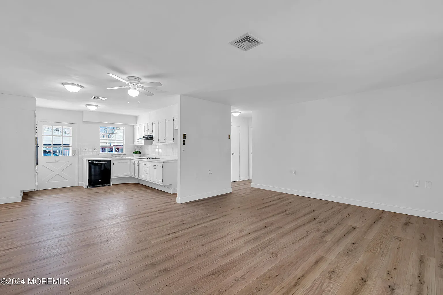 30D Cambridge Court photo 1