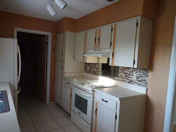 5th image of 840 Wildwood Cir