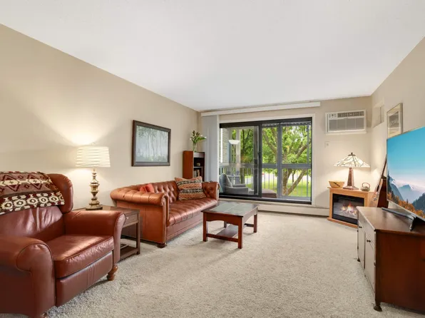 3461 Kent St APT 1104, Shoreview, MN 55126