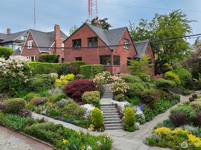 1403 2nd Avenue N, Seattle, WA, 98109