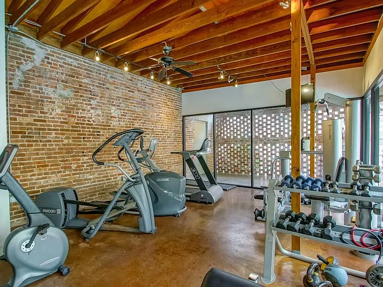 801 Saint Joseph St #1 PENTHOUSE — Photo 29