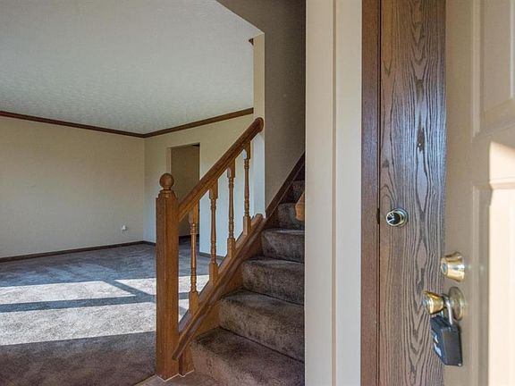 3rd image of 9797 Meadow Wood Dr NW