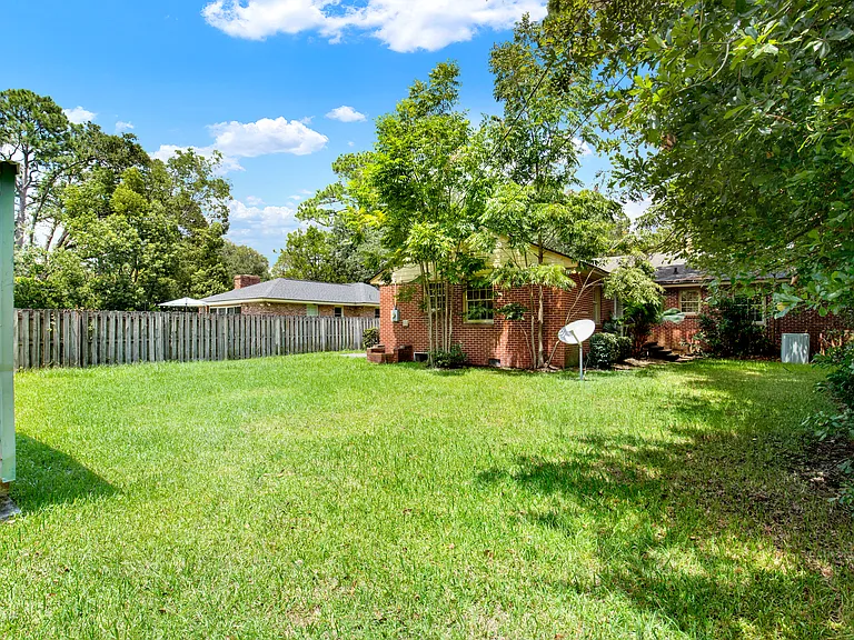 331 Oxford Dr — Photo 26