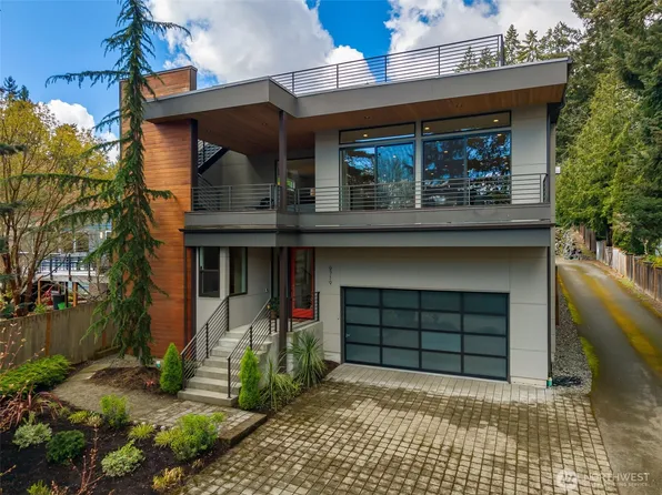 9719 Lake Shore Boulevard NE, Seattle, WA 98115