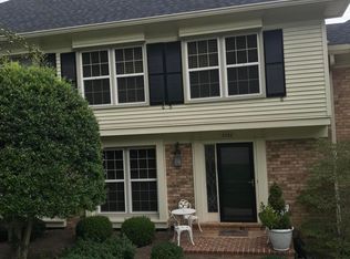 5722 Coach Gate Wynde, Louisville, KY 40207