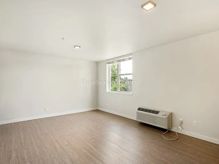 424 NE Jessup St #10 — Photo 21