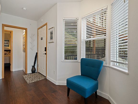 3rd image of 335 NW Uptown Ter APT 1B