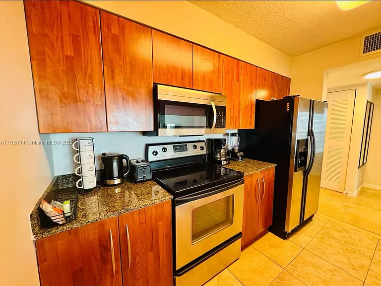 1200 Brickell Bay Dr #3220 — Photo 11