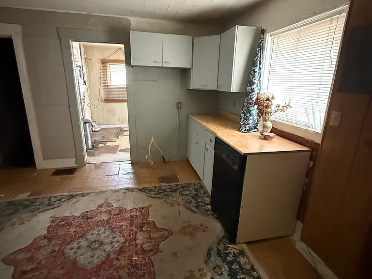 1028 E Garfield Ave — Photo 7