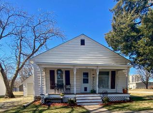301 S Locust St, Inman, KS 67546