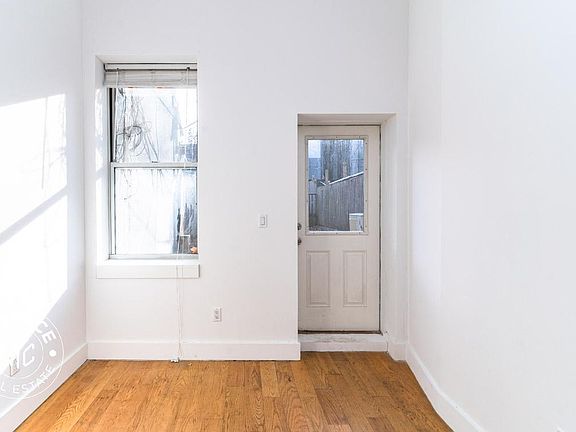 3rd image of 828 Saint Johns Pl #1LR