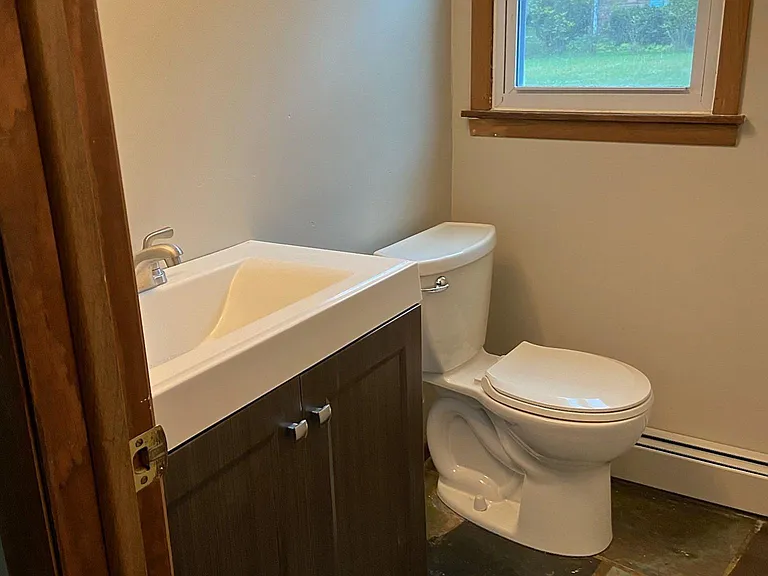 890 Damon Dr — Photo 16