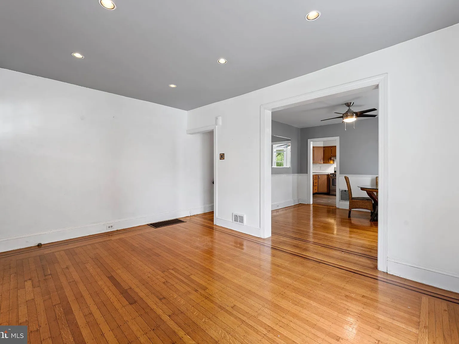 4 bed, 1.5 bath, 1574 sqft, $2,900 — Photo 2